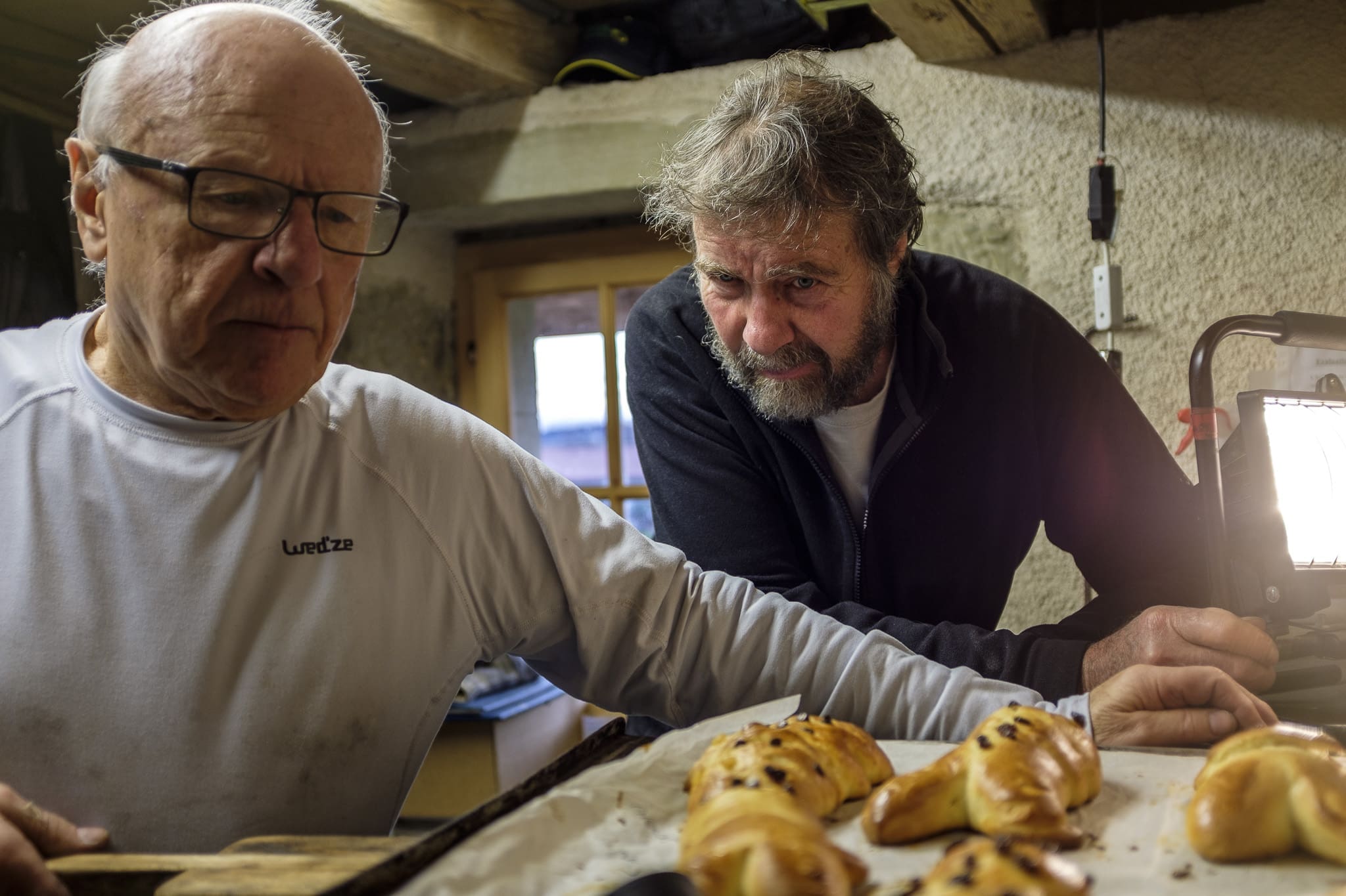Cuite du four à pain & confection de bonhommes St-Nicolas